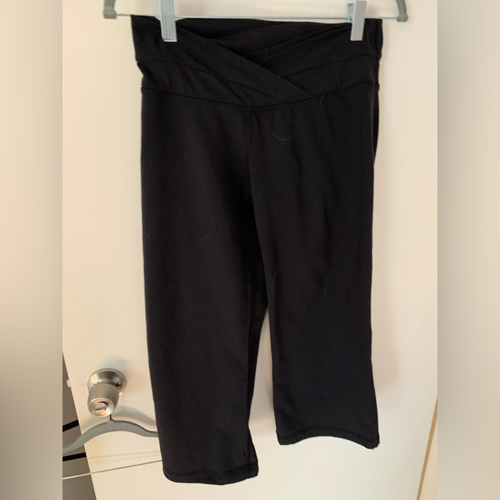 Lululemon cropped yoga pants.Size 10